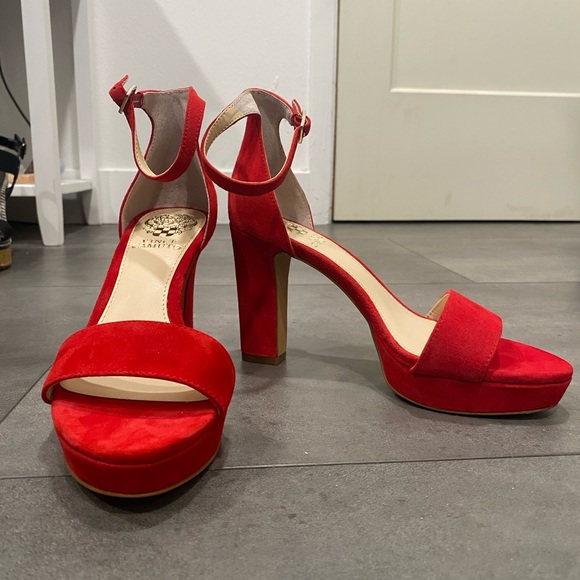 FINAL PRICE💚👠EUC Vince Camuto Women's Tan and Sathina Red Suede Heels size 6 - Picture 5 of 13